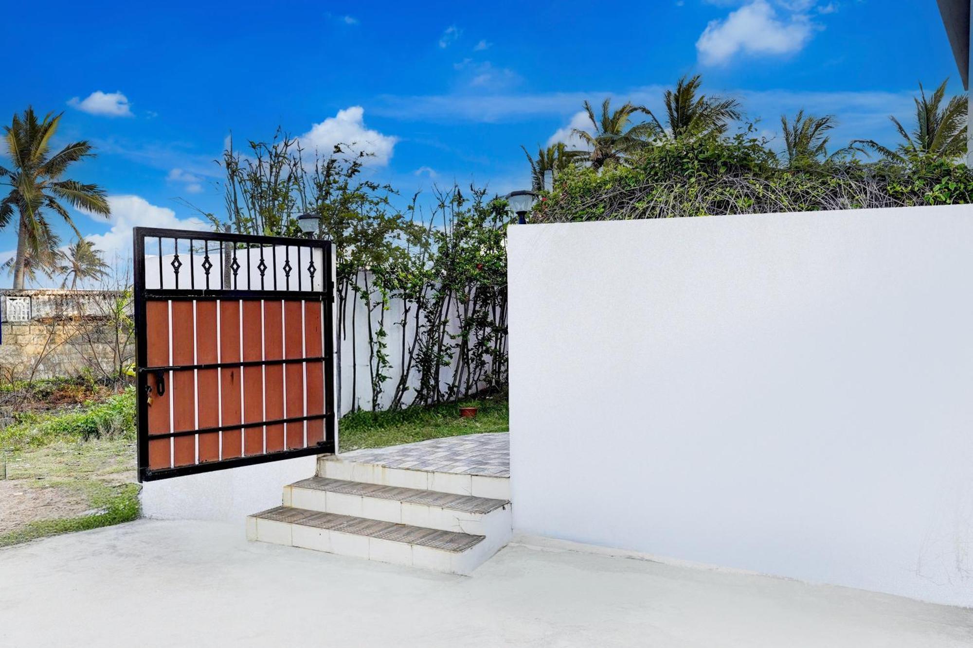 Super Collection O Nibav Beach View Chennai Esterno foto